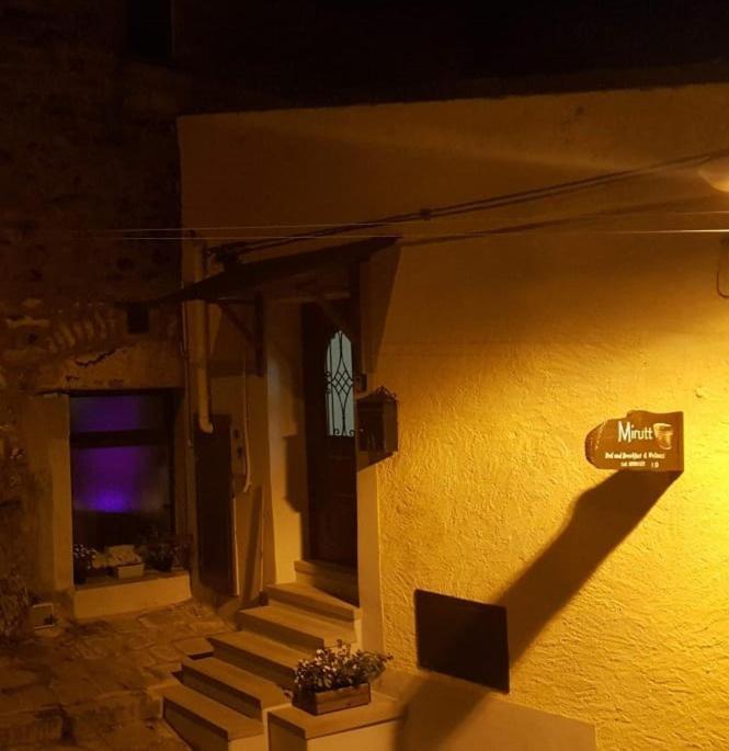 Mirutt Home Castelmezzano Eksteriør billede